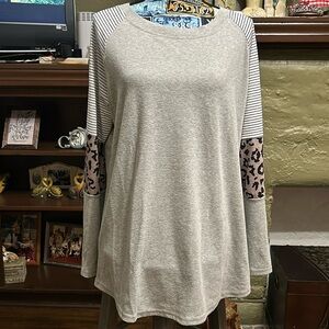 Heavyweight cotton blend long sleeved top with curved hem